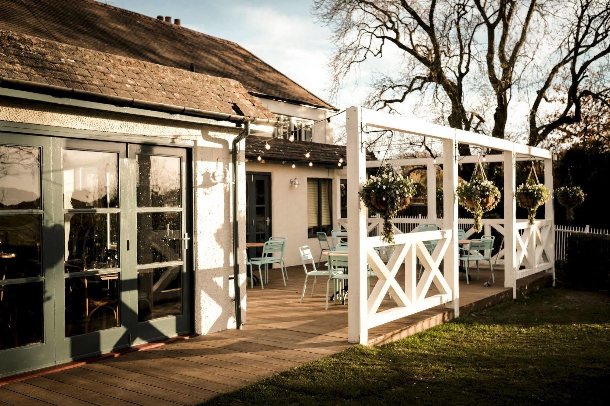 Fisherman's Haunt Hotel Christchurch  Exterior foto